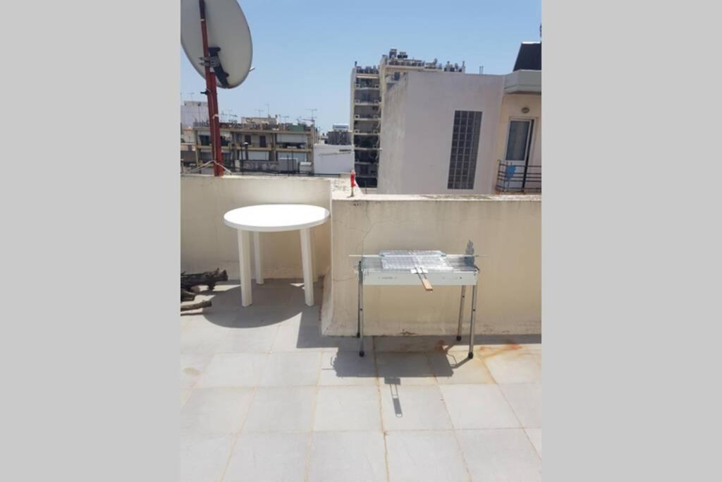 Terrace Roof Room @ Koridallos Metro St. & Piraeus Port Exterior photo
